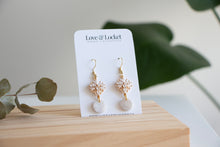 Load image into Gallery viewer, Filigree Crystal Dangle Earrings