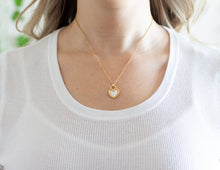 Load image into Gallery viewer, White Heart Necklace