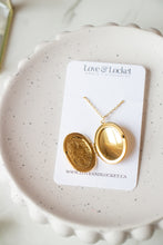Load image into Gallery viewer, Gold/Silver Oval Locket Necklace