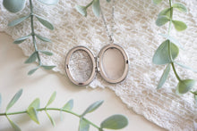 Load image into Gallery viewer, Gold/Silver Oval Locket Necklace