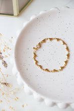 Load image into Gallery viewer, Gold Heart Chain Bracelet