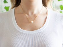 Load image into Gallery viewer, Minimal Pearl Necklace