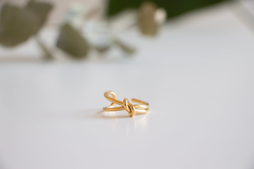 Gold Knot Ring (size 7.5)