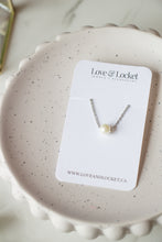 Load image into Gallery viewer, Minimal Pearl Necklace
