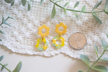 Load image into Gallery viewer, Flower Power Resin Earrings
