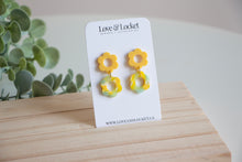 Load image into Gallery viewer, Flower Power Resin Earrings
