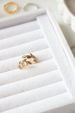 Load image into Gallery viewer, Opalescent Leaf Ring
