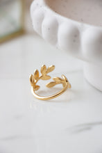 Load image into Gallery viewer, Opalescent Leaf Ring
