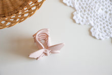 Load image into Gallery viewer, Light Blush Matte Butterfly Claw Clip
