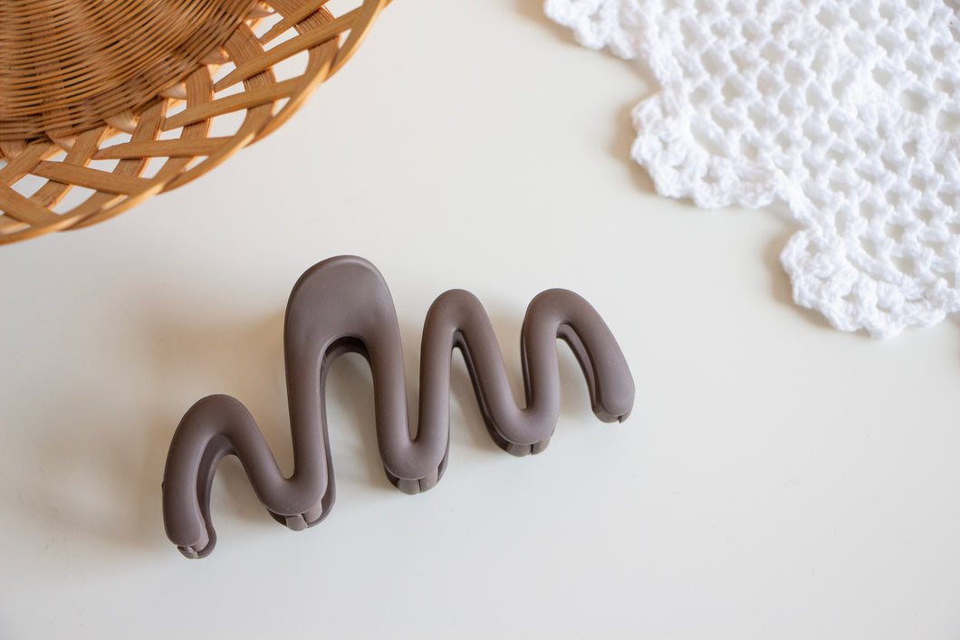 Dark Chocolate Squiggle Claw Clip