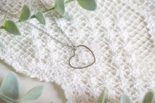 Load image into Gallery viewer, Silver Heart Outline Necklace
